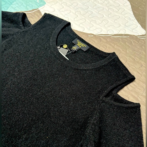 Cashmere Charter Club women’s open shoulder sweater. Size Small. Black color. - Picture 1 of 12